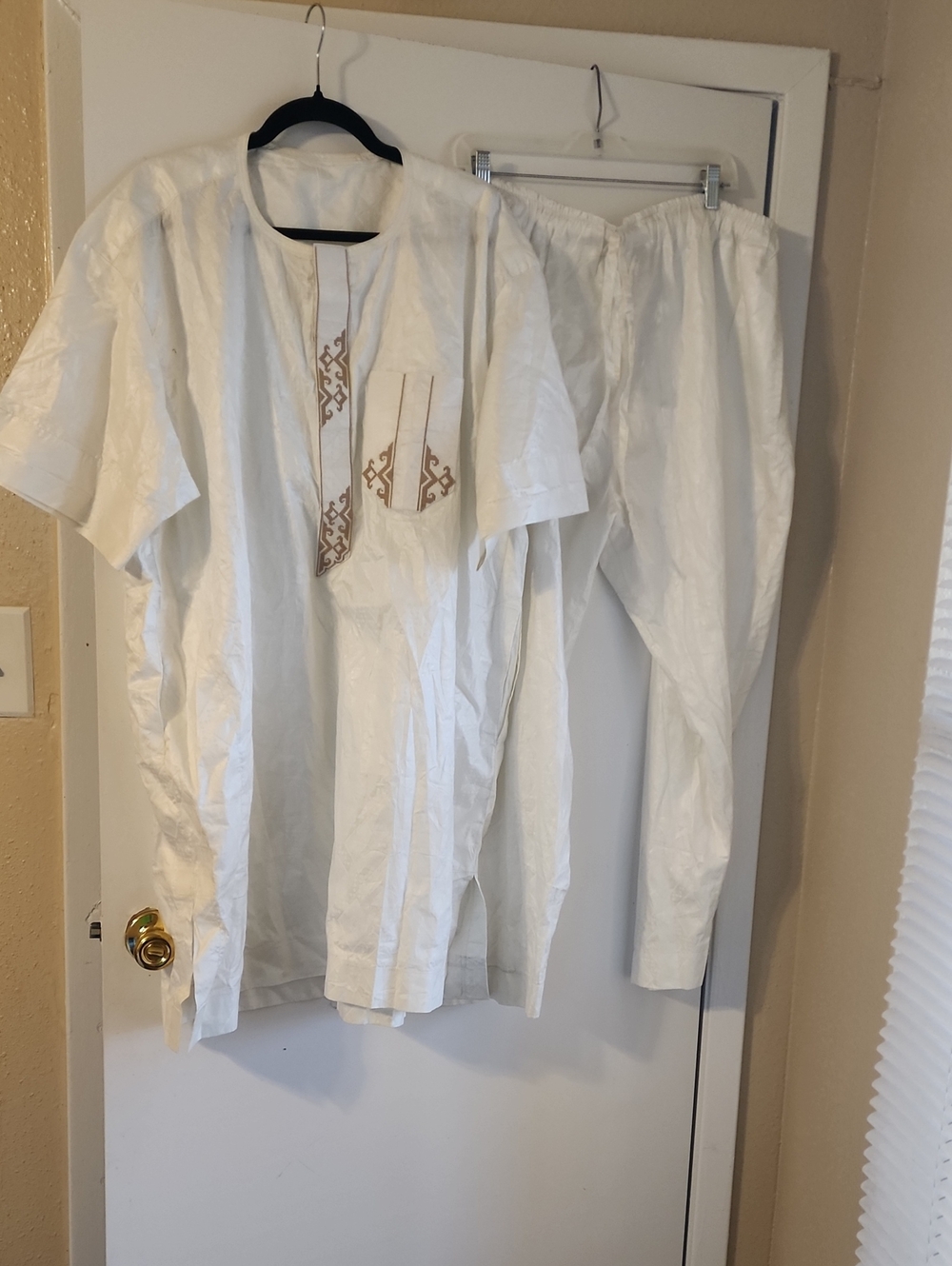 Men's White Short-Sleeve Embroidered Popover Shirt